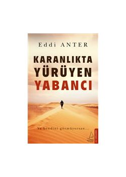 Karanlıkta Yürüyen Yabancı